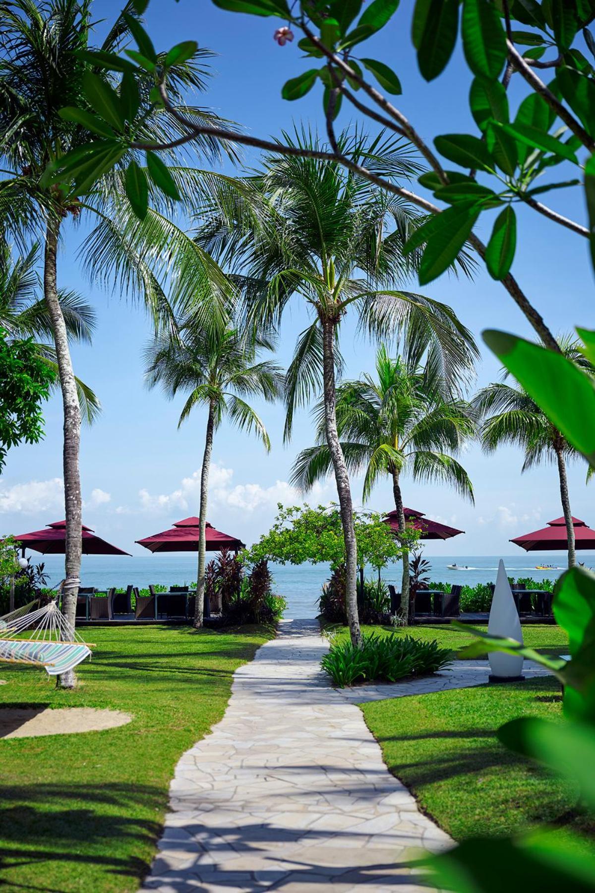 فندق منتجع بارك رويال بينانغ باتو فيرينغي المظهر الخارجي الصورة The beach at the resort