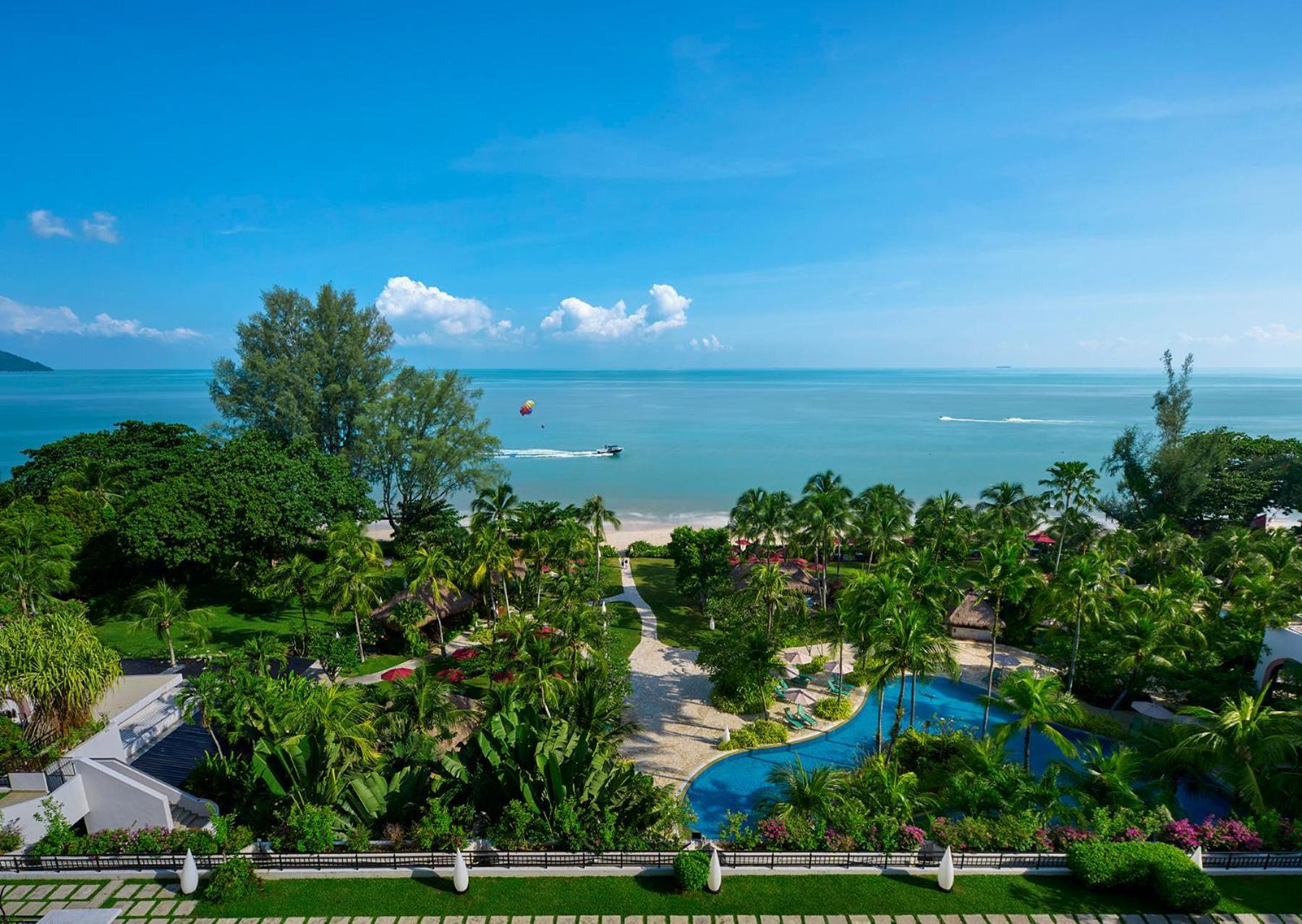 فندق منتجع بارك رويال بينانغ باتو فيرينغي المظهر الخارجي الصورة View of the Andaman Sea from the hotel